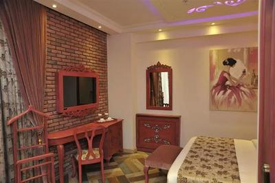 Ayna Hotel