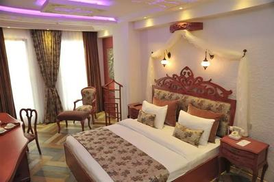 Ayna Hotel