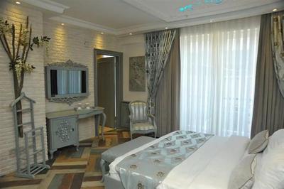 Ayna Hotel