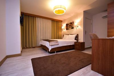 Dmr Grand Otel