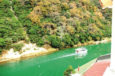 Hill River Hotel