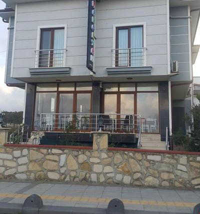 Manolyam Otel