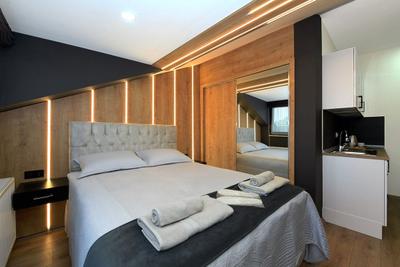 Space Suite 6
