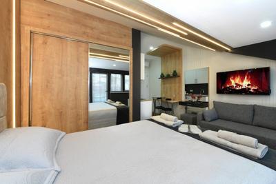 Space Suite 6