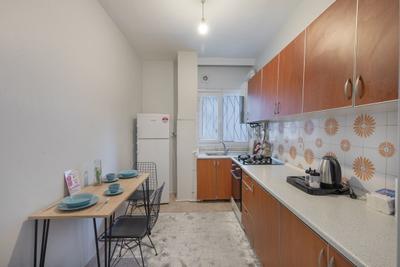 Modern Central 2BR Apt. in the Hearth of the City