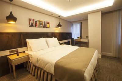 Carina Park Suites