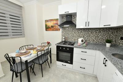 Center Suite 8