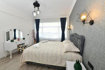 Center Suite 8