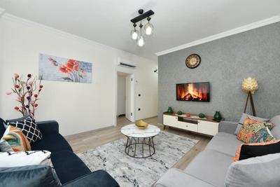 Center Suite 8