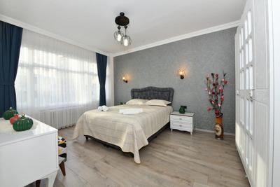 Center Suite 8