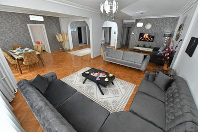 Center Suite 5