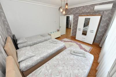Center Suite 5