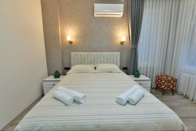 Center Suite 7