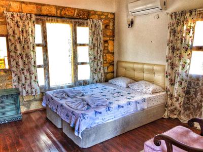 Parmis Boutique House