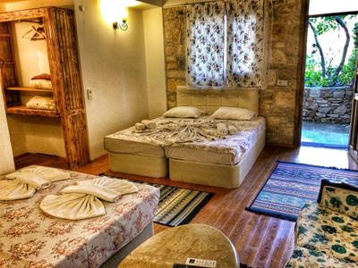 Parmis Boutique House