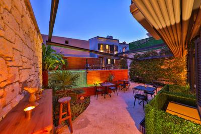 Pitoresk Otel