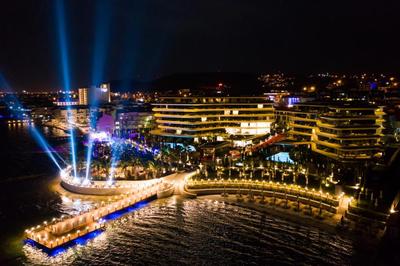 Reges a Luxury Collection Resort & Spa