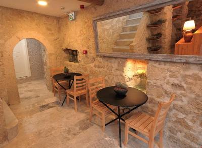 Selavi Hotel