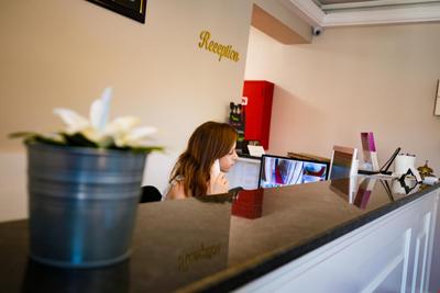 Menendi Otel