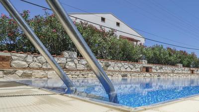 Karaburun Konak Otel