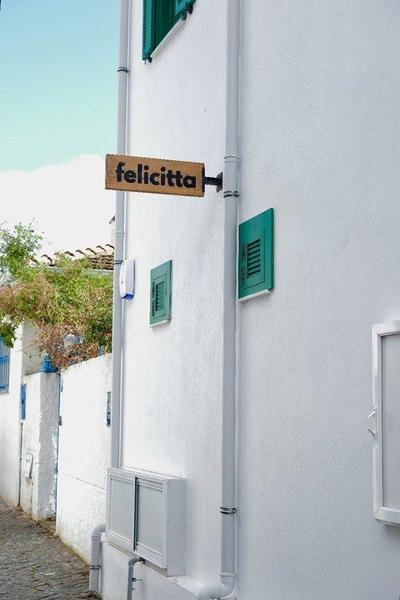 Felicitta Stay & Joy