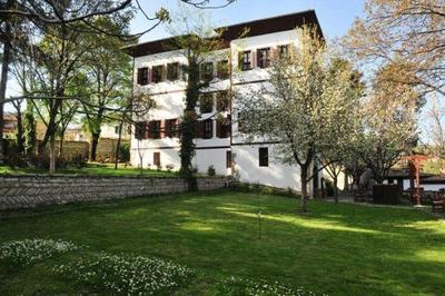 Havuzlu Asmazlar Konağı