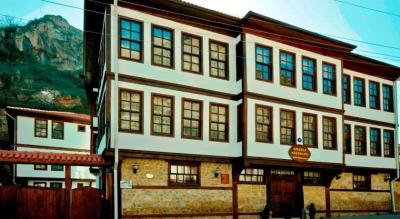 Uğurlu Konakları