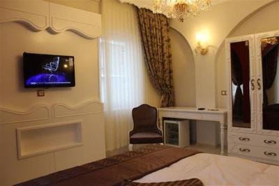 Azade Otel