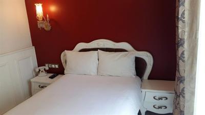 Azade Otel