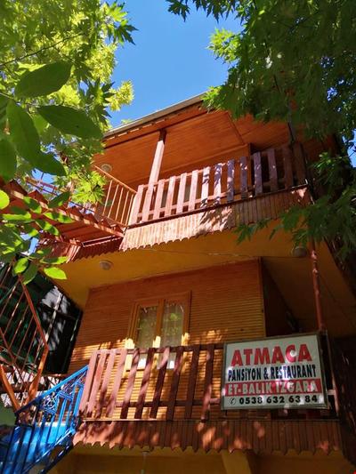 Kapuzbaşı Şelalesi Atmaca Motel