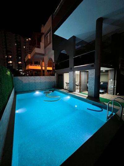 Triplex Havuzlu Lüks Villa