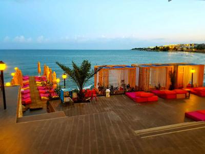 Roxo Beach Hotel