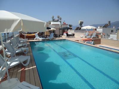 Zeus Hotel
