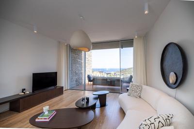 Bodrum Yalıçiftlik'te Denize Sıfır Özel Plajlı Tesis İçerisinde Villa EVT1937