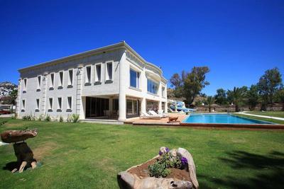 Bodrum Baglada 6 Odali Denize Sıfır Ozel Havuzlu Iskeleli Yazlik Kiralik Villa BD4130