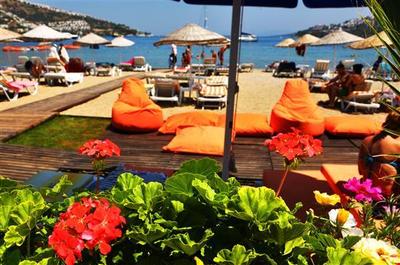 Liona Butikhan Beach