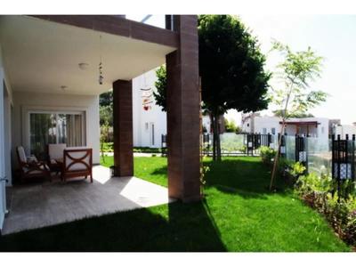 Villa Leylandi