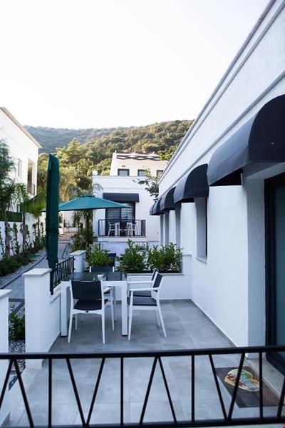 Yali Apart Residence