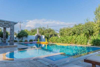 Villa Tulip Palas