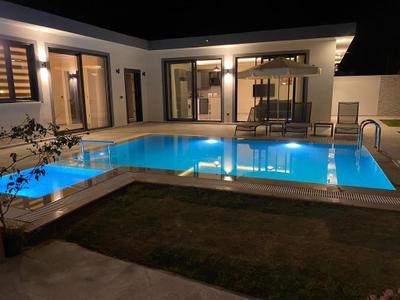 Villa Grey 1