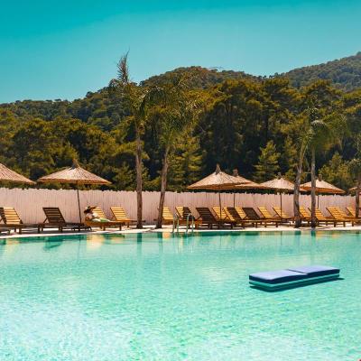 Sea Lake Hotels