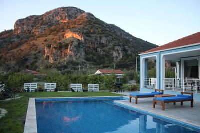Villa Dionyssos