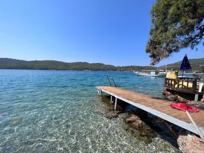 Roca Beach Akbuk