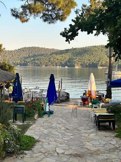Roca Beach Akbuk