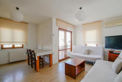 Sarı Apart