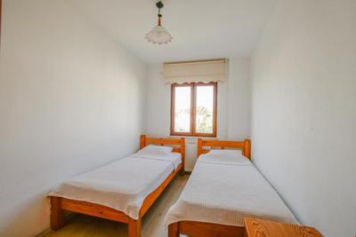 Sarı Apart