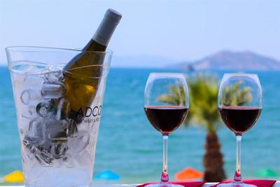 Aquila Beach Hotel