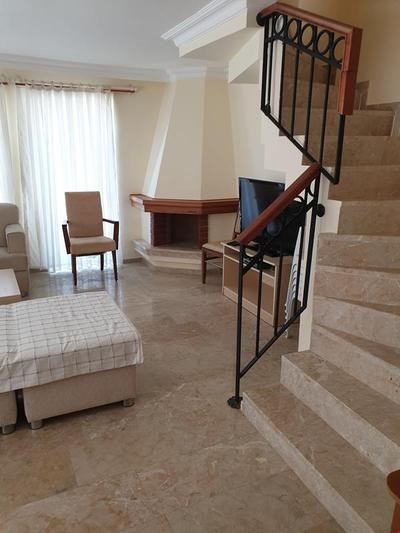 Artemisia Villa
