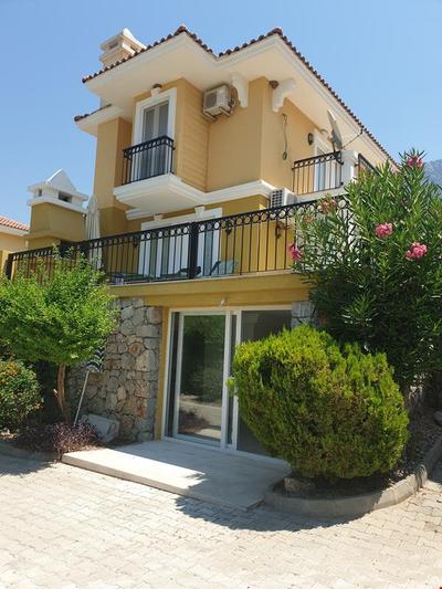 Artemisia Villa