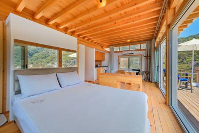 Le Maison Turquoise Exclusive